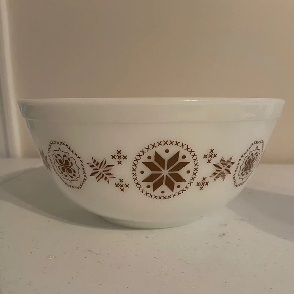 Pyrex Town and Country Mixing Bowl 2 1/2 qt #403 - Picture 1 of 4